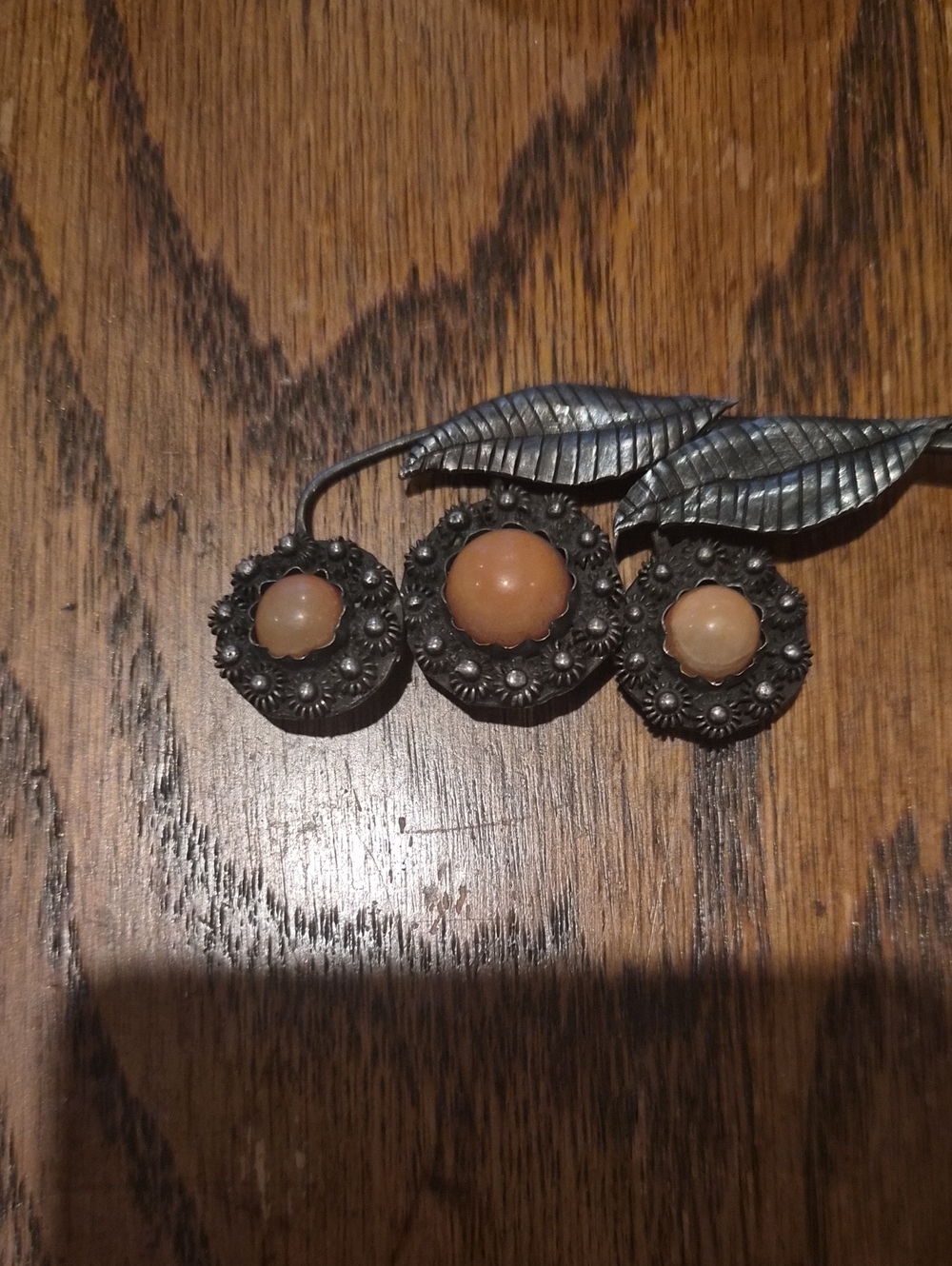 Vintage Style Peach Cabochon Floral Brooch with Leaf Accents